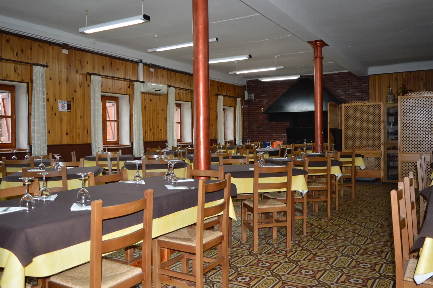 Comedor de la Chimenea