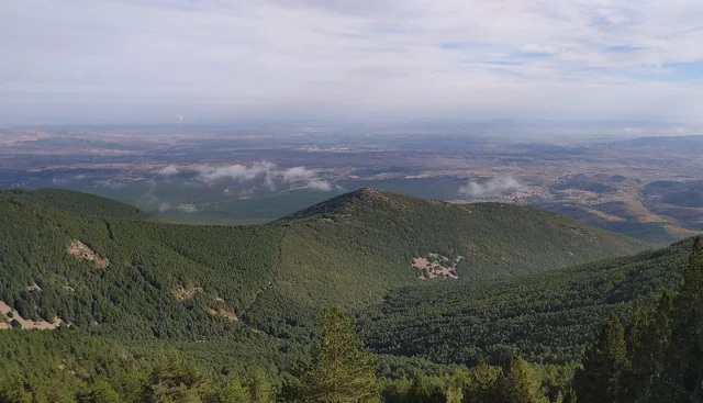 Vista del valle aragonés desde la montaña del Moncayo